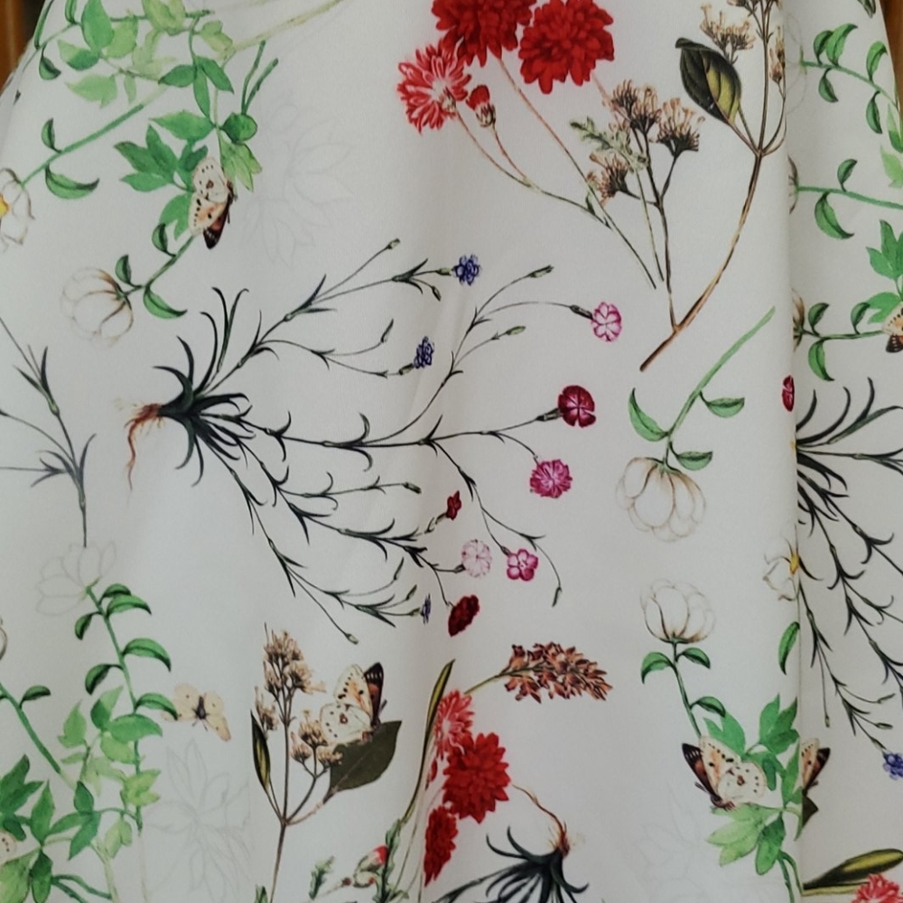 CLEARANCE FINAL PRICE Floral Open Back Dress CHECK OUT THE BACK!! - Picture 5 of 11